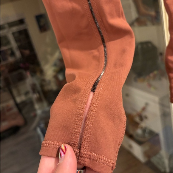 Coral size xxs Alo Yoga leggings - Picture 5 of 7